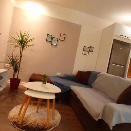 Tirana Apartment Garda Kültér fotó