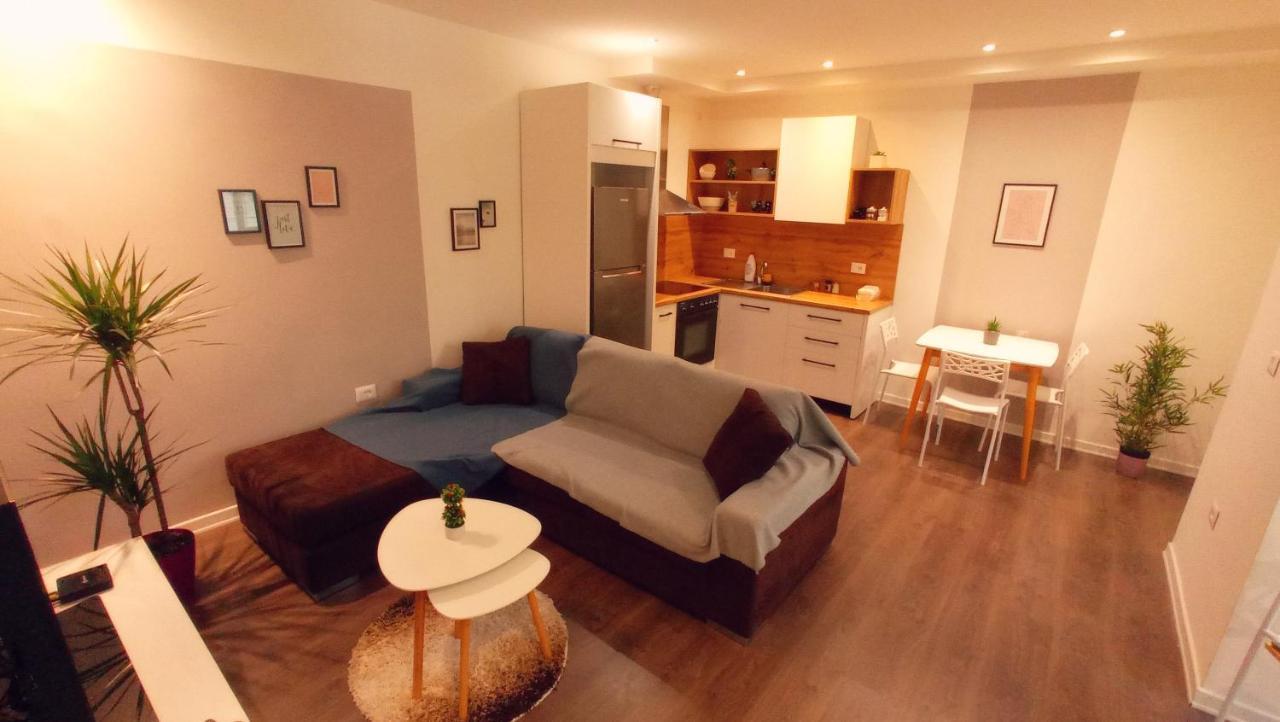 Tirana Apartment Garda Kültér fotó