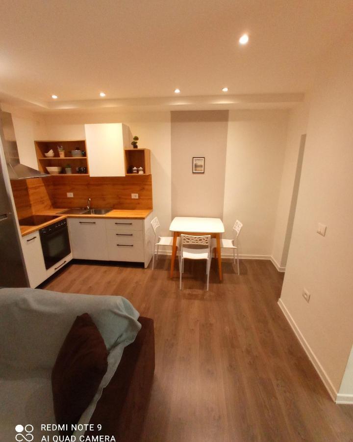 Tirana Apartment Garda Kültér fotó